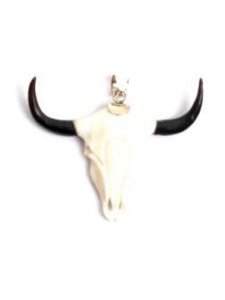ZAS robapinzas.com | Colgante calavera búfalo tallado en cuerno de búfalo al detalle. tamaños grande aprox 50mm de largo. enganche de plata.