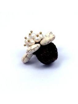 Detalle no seleccionable para compra Anillo con forma de flor realizado detalle del producto