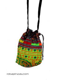 ZAS robapinzas.com | 
	Bolsito &eacute;tnico tribal tipo saco peque&ntilde;o. Las combinaciones pueden variar
