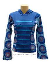 ZAS robapinzas.comCamiseta algodón, rasgado pecho, mangas y detalles estampados,capucha. 
