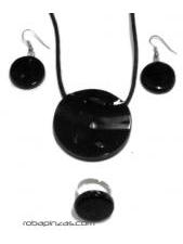 ZAS robapinzas.com | Conjunto de collar, pendientes, y anillo (según modelo) en resina plast etc. 
