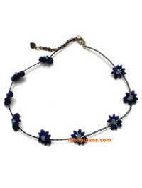ZAS robapinzas.com | 
	Collar cuero, piedritas, conchas etc
