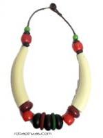 ZAS robapinzas.com | Collar tribal estilo africano Grande. Realizado en combinaci&oacute;n de hueso, resinas y maderas duras tropicales como Sono y Teka, sin remaches realizado a base de nudos