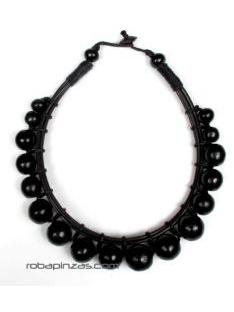 Modelo: Negro Collar redondo rígido Mod Negro