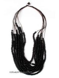ZAS robapinzas.com | Collar tribal multivueltas de bolitas de madera de colores con cierre de bot&oacute;n