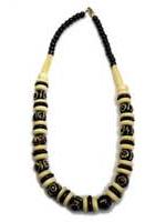 ZAS robapinzas.com | Collar de cuentas de hueso, grueso 12 mm, cierre gancho