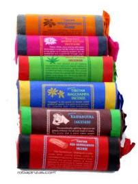 ZAS robapinzas.com | 
	Incienso tibetano natural sin stick de madera dentro, incluye quemador de madera para poner los incienso.
