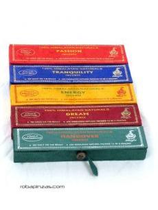 ZAS robapinzas.com | 
	Incienso 100% natural tibetano en caja r&iacute;gida. Incluye quemador de madera.
