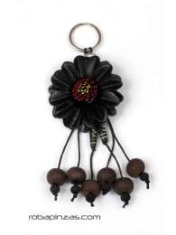 Modelo: Negro llavero flor de cuero grande Mod Negro