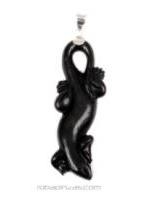 ZAS robapinzas.com | 
	Colgante&nbsp; Gecko&nbsp; tallado en cuerno de b&uacute;falo al detalle. tama&ntilde;os grande aprox 50mm de largo. enganche de plata.
