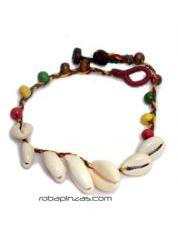 ZAS robapinzas.com | Pulsera de algodón adornada con  cascabeles de colores y conchitas