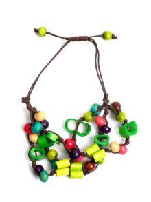 ZAS robapinzas.com | Pulsera hippie hecha a mano con cuentas de hueso y bolas de madera coloreadas, cierre regulable
