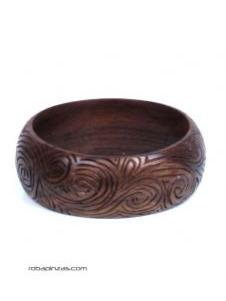 ZAS robapinzas.com | 
	Pulsera madera tipo bangle ancha tallada
