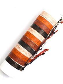 ZAS robapinzas.com | Pulsera de cuero torquelada, cierre regulable