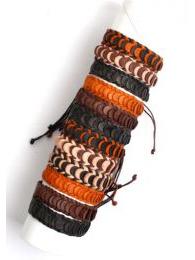 ZAS robapinzas.com | Pulsera de cuero escamas superpuestas, cierre regulable