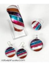 ZAS robapinzas.com | Conjunto de pulsera, anillo, pendientes y colgante con cordón, en crsital de Pyrex decorado, grabado al fuego.
La selección de talla se refiere al anillo. comprando el SET ahorras 4 euros
