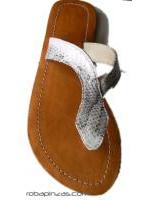 ZAS robapinzas.com | 
	Sandalia Flip flop, suela sint&eacute;tica, planta de piel empeine en piel de serpiente (pit&oacute;n) natural o te&ntilde;ida.

