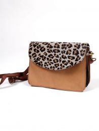 Bolsos cuadrados DE PIEL RECICLADA tapa estampada ZAS robapinzas.com | Bolsos cuadrados
