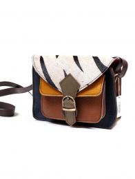 Bolsos cuadrados DE PIEL RECICLADA tapa estampado ZAS robapinzas.com | Bolsos cuadrados
