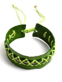 Pulsera de cuero ancha diseño cruzado,cierre ZAS robapinzas.com | Pulsera de cuero