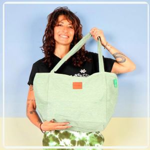 Hemos incorporado en ZAS una nueva colecci&oacute;n de bolsos Root que sigue la misma idea que ya conoces: materiales naturales, dise&ntilde;o sencillo y piezas pensadas para acompa&ntilde;arte en el d&iacute;a a d&iacute;a.
. ZAS tu tienda Hippie alternativa