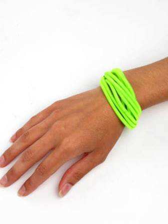 
	Nos acaban de llegar estas pulseras de hilo enrollado en colores lisos y fluorescentes...
. ZAS tu tienda Hippie alternativa