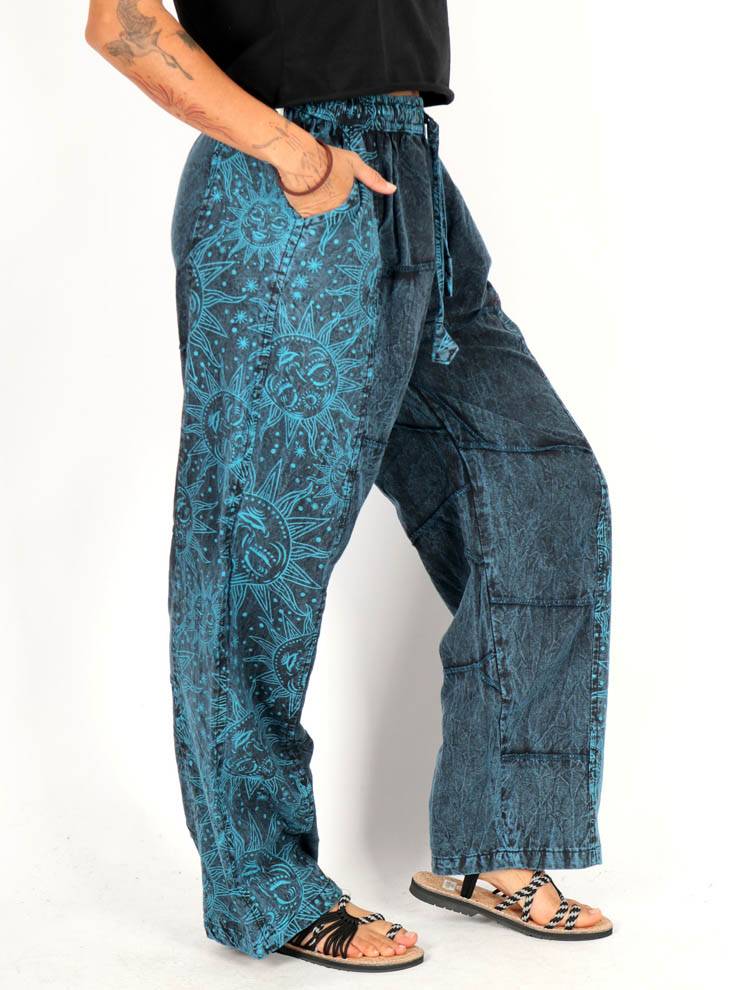 Pantalón lavado con detalles étnicos y estilo relajado PAEV60