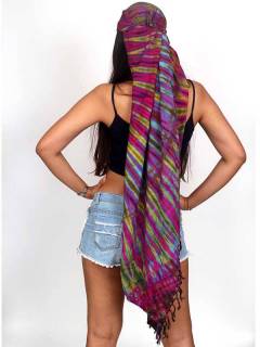 ZAS robapinzas.com | Chal que puede usarse de mil formas, como pareo como chal, falda, en la cabeza, como topo de rayón teñido con la técnica de tie dye (Tinte con nudos) y flecos. La técnica de teñido Tie Dye es totalmente manual técniamente no hay dos prendas exactamente igulaes por lo que los patrones y colores son aproximados.