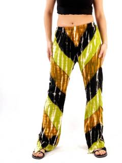 ZAS robapinzas.com | Nuestro Pantalón Hippie Acampanado Tie Dye es una expresión vibrante de autenticidad. Fabricado con material natural y teñido con un llamativo patrón de franjas diagonales multicolor en técnica tie dye, este pantalón añade un toque de color y estilo. Su diseño acampanado ofrece fluidez y movimiento, mientras que el elástico en la cintura garantiza un ajuste cómodo y flexible. Perfecto para festivales, días en la playa o simplemente para destacar con energía positiva y espíritu libre. Disfruta de la comodidad y la originalidad con nuestro Pantalón Hippie Acampanado Tie Dye.