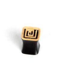 Plug de cuerno y madera troquelada pequeño, para comprar al por mayor o detalle.[PIPU24A]