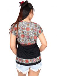 Detalle no seleccionable para compra Top y Blusas Hippies Alternativas - Blusa con estampado étnico TOUN62.