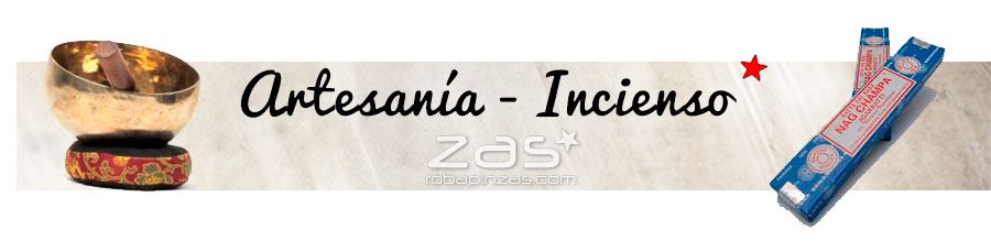 En nuestra categoría de Artesanía e Incienso encontrarás una amplia variedad de objetos únicos y auténticos de diferentes regiones como Indonesia, Tailandia y Nepal. Desde máscaras y objetos decorativos hasta productos rituales de alta calidad, como nuestra colección de Bowls Tibetanos, fabricados en Katmandu con una aleación de los 7 metales. Además, ofrecemos almohadas, camas y colchonetas Tailandesas hechas con telas étnicas y relleno de kapok natural, así como una selección de inciensos y portainciensos de los mejores productores. También tenemos una colección de expositores de madera hechos a mano.

En resumen, en esta sección encontrarás una gran variedad de objetos de artesanía y productos relacionados con el incienso, todos ellos hechos con materiales naturales y nobles y con un toque étnico y cultural. ¡Descubre todo lo que tenemos para ti!
